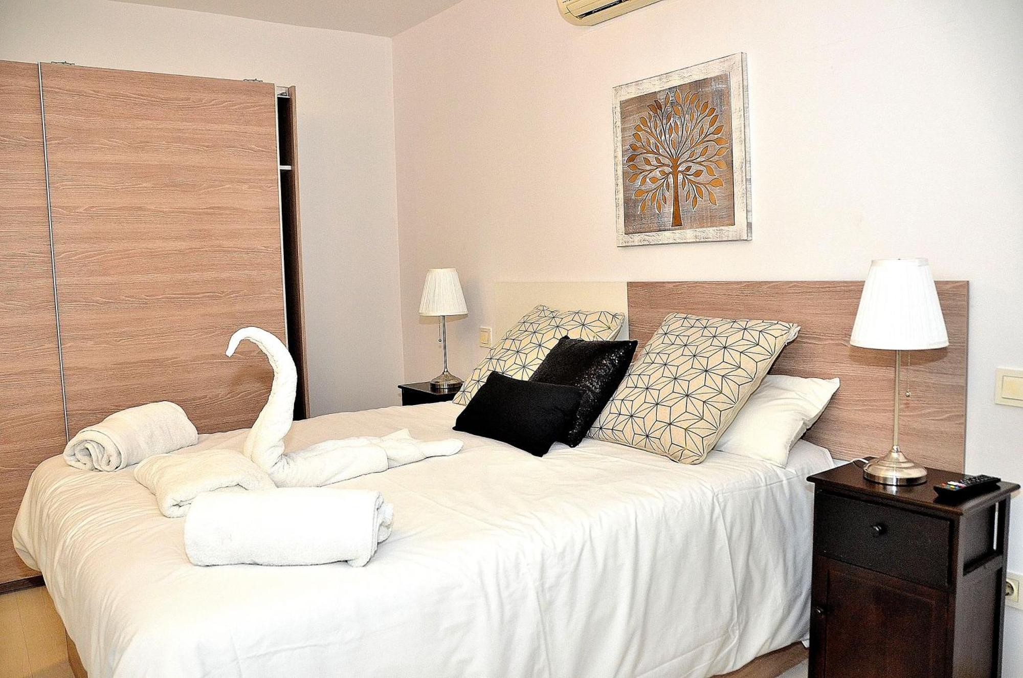 Oshun Sanchinarro Apartment Madrid Exterior photo