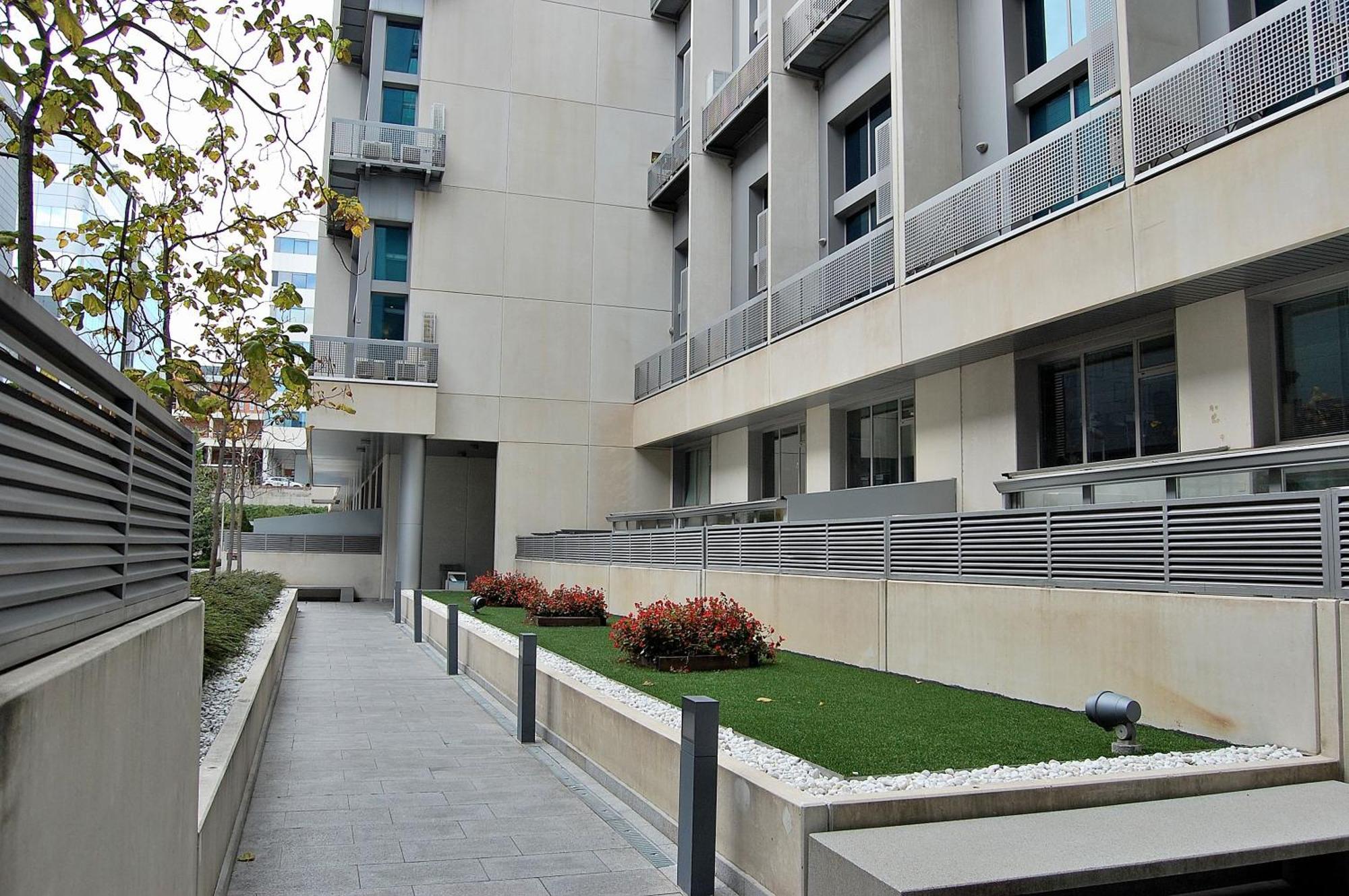 Oshun Sanchinarro Apartment Madrid Exterior photo